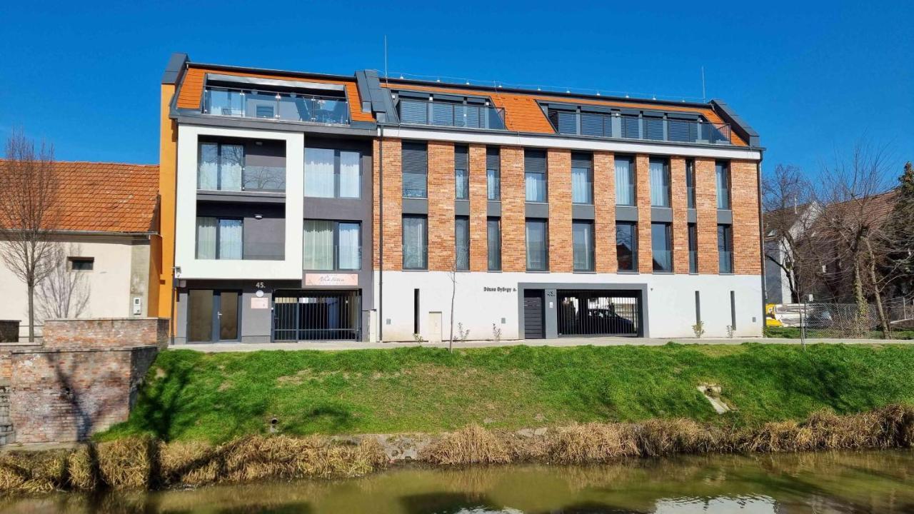 Viktoria Apartman Jula Exterior foto