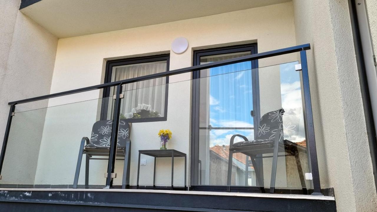 Viktoria Apartman Jula Exterior foto